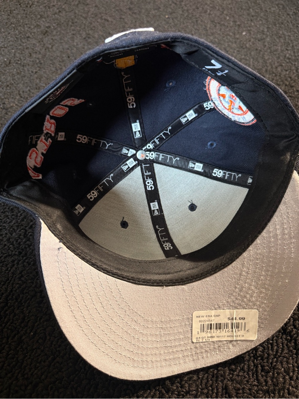 Hat with New Era sticker - Picture 9 of 9
